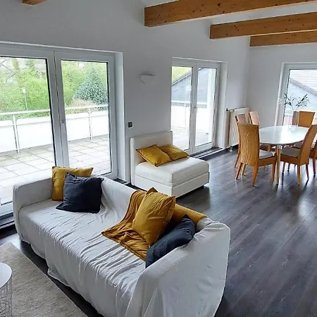 Gemuetliche Am Schwimmbad Apartment